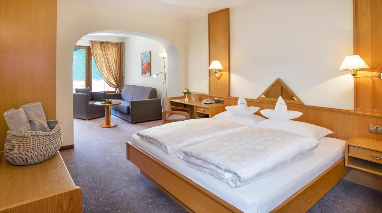 ריסקונה Royal Hotel Hinterhuber מראה חיצוני תמונה
