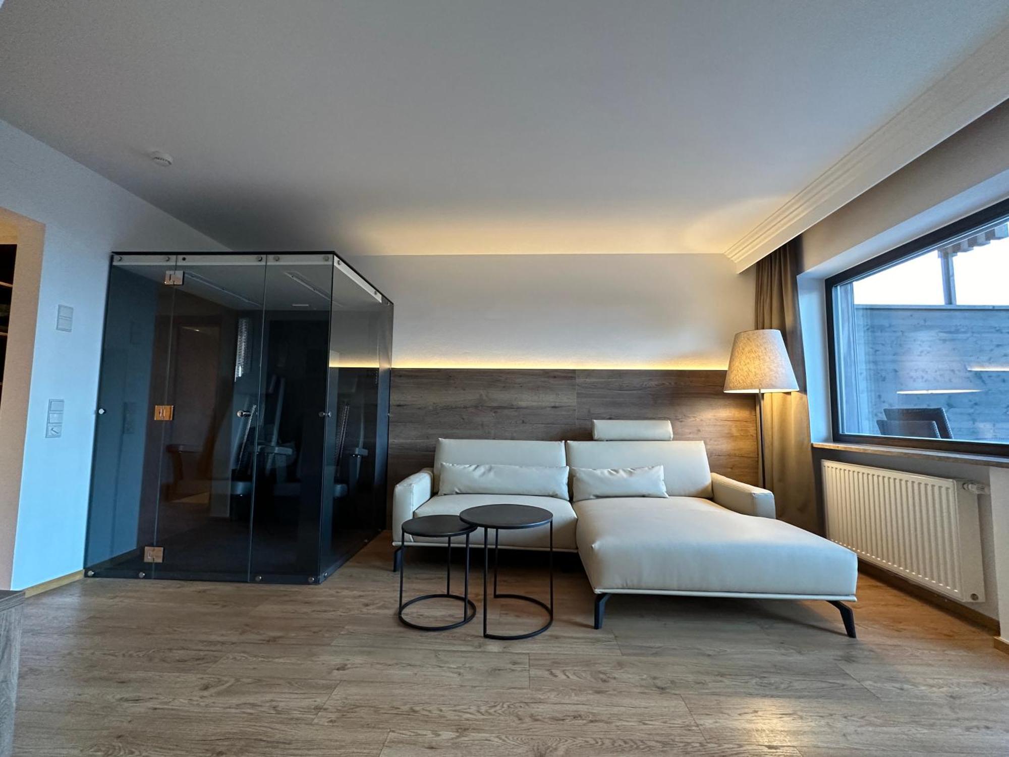 ריסקונה Royal Hotel Hinterhuber מראה חיצוני תמונה