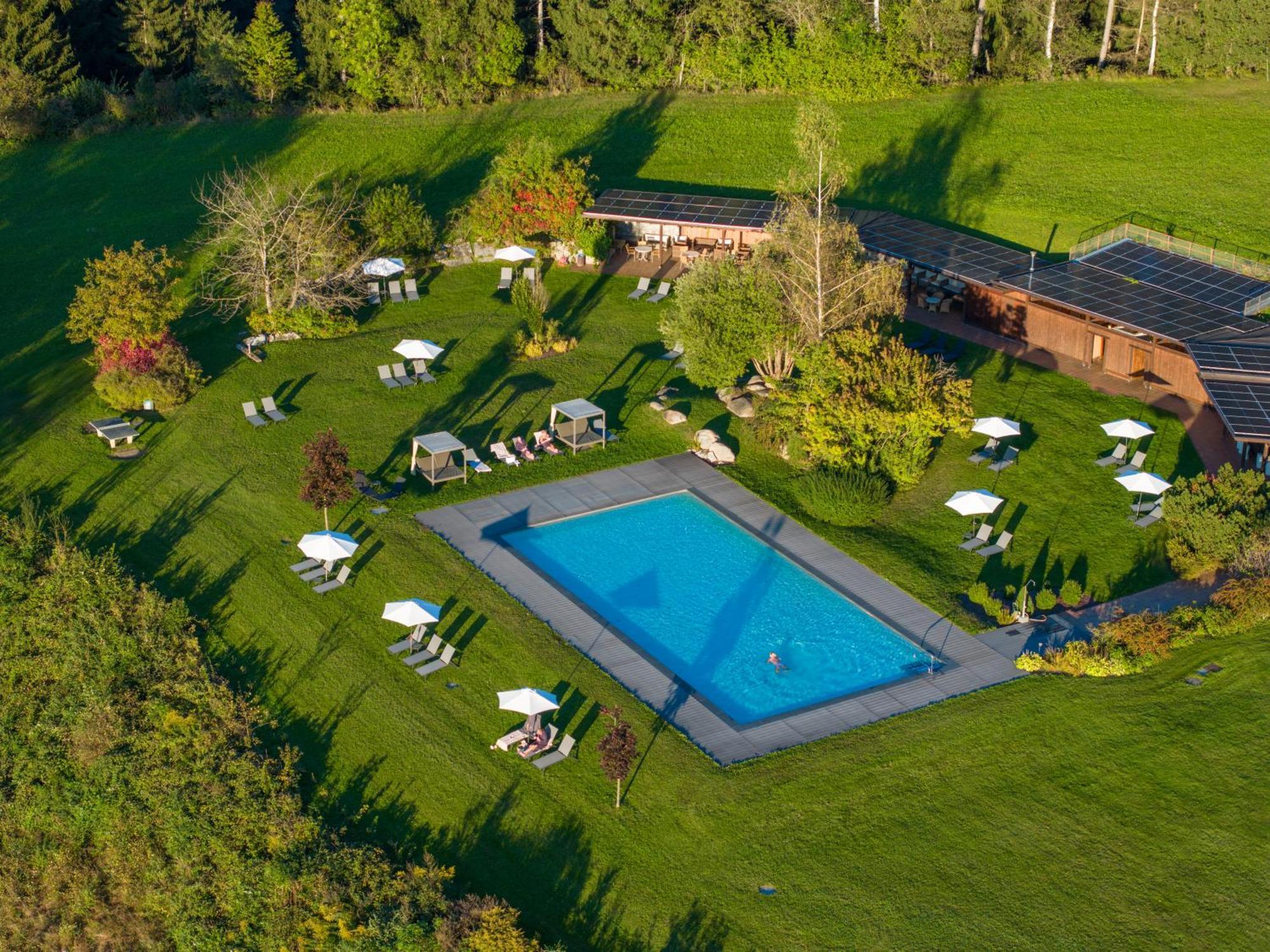 ריסקונה Royal Hotel Hinterhuber מראה חיצוני תמונה