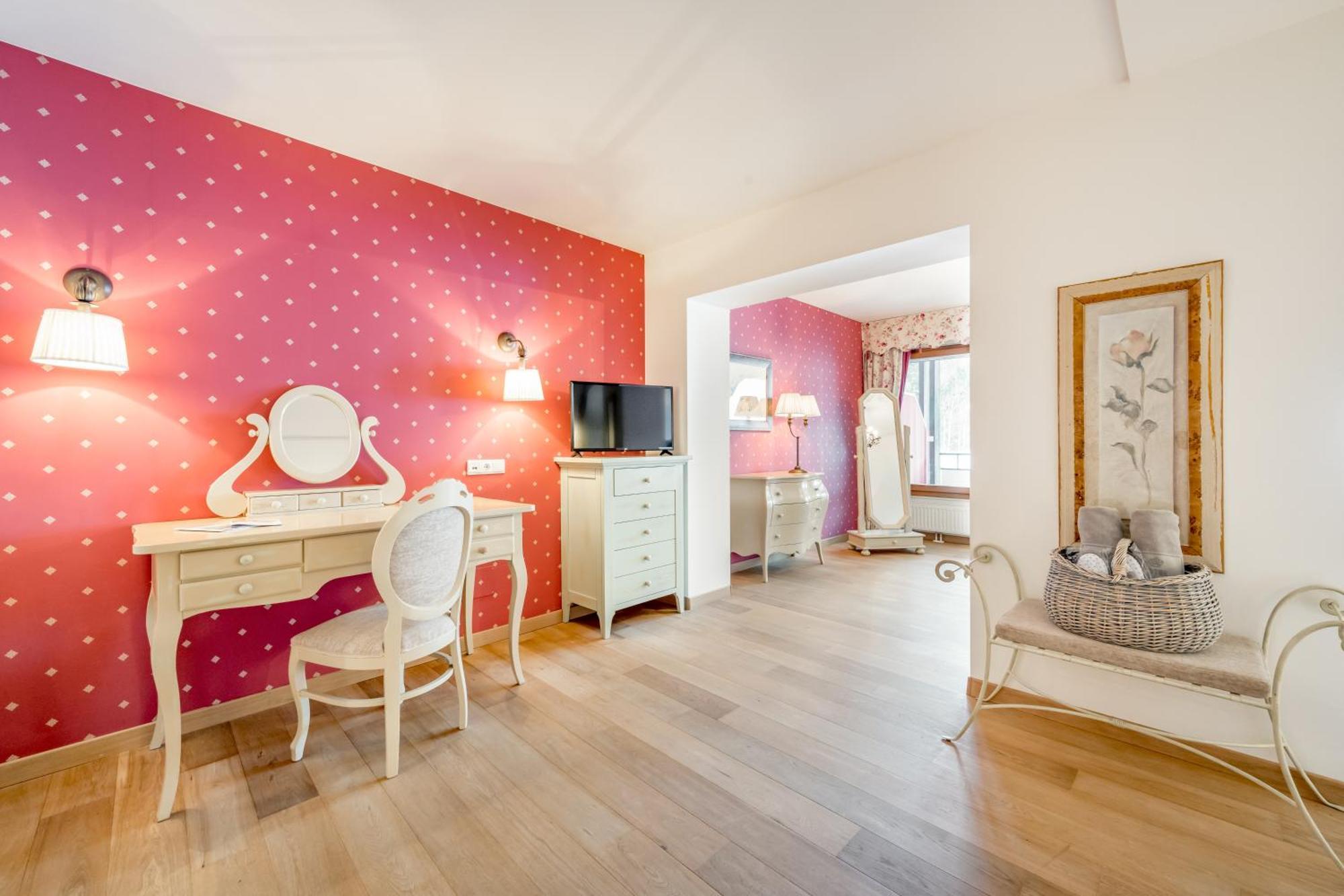 ריסקונה Royal Hotel Hinterhuber מראה חיצוני תמונה