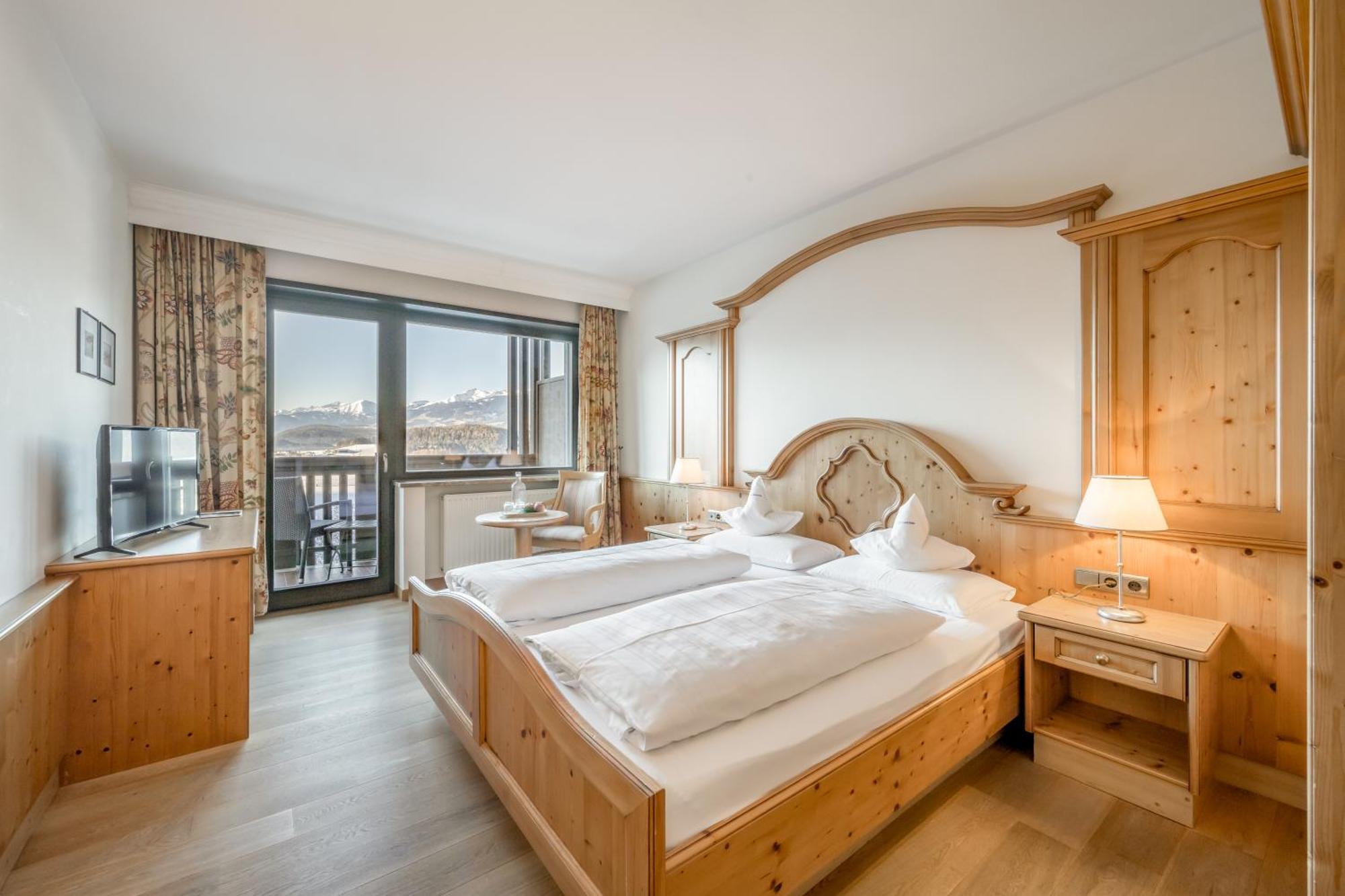 ריסקונה Royal Hotel Hinterhuber מראה חיצוני תמונה