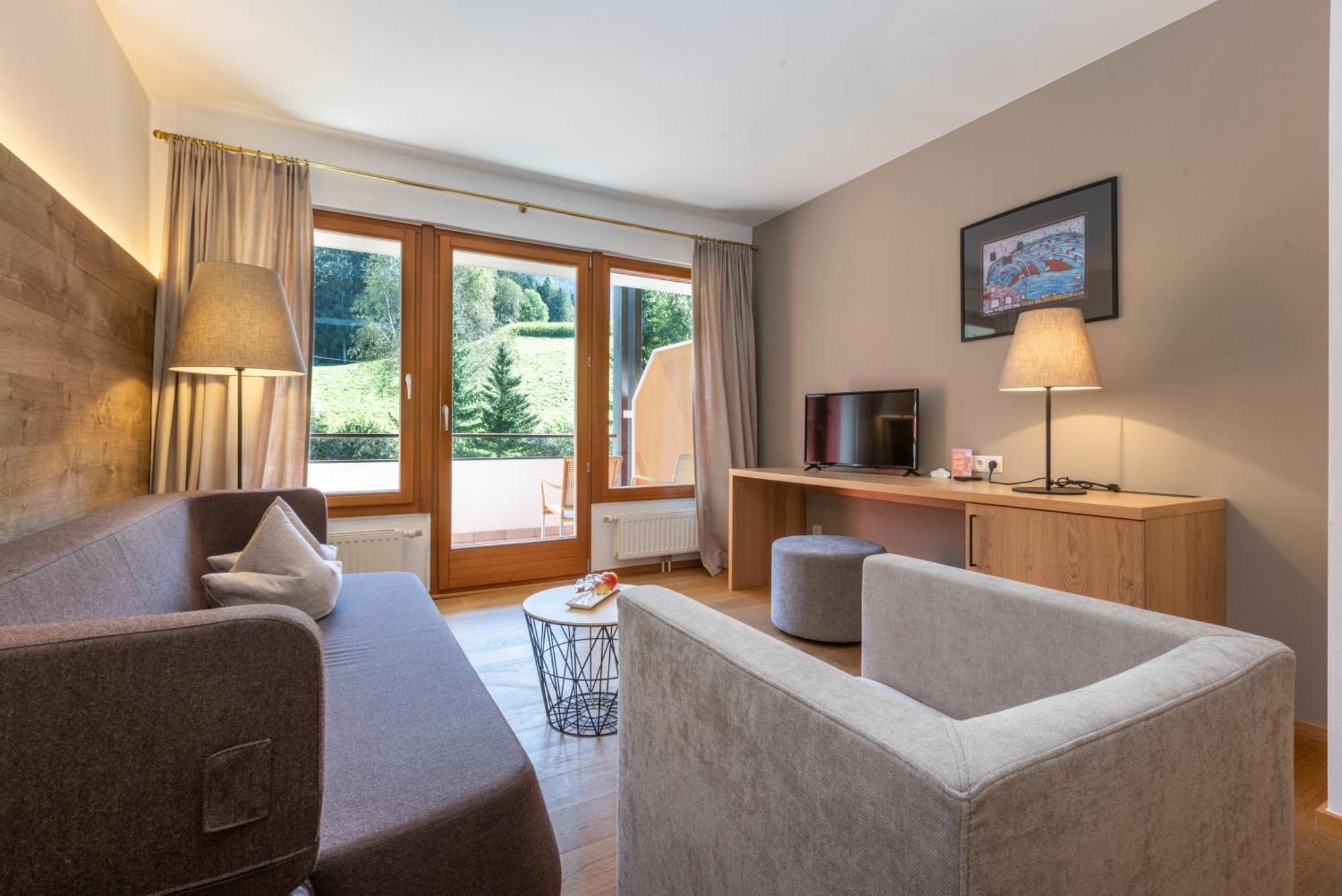 ריסקונה Royal Hotel Hinterhuber מראה חיצוני תמונה