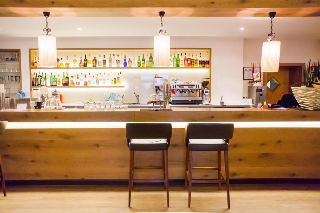 ריסקונה Royal Hotel Hinterhuber מראה חיצוני תמונה